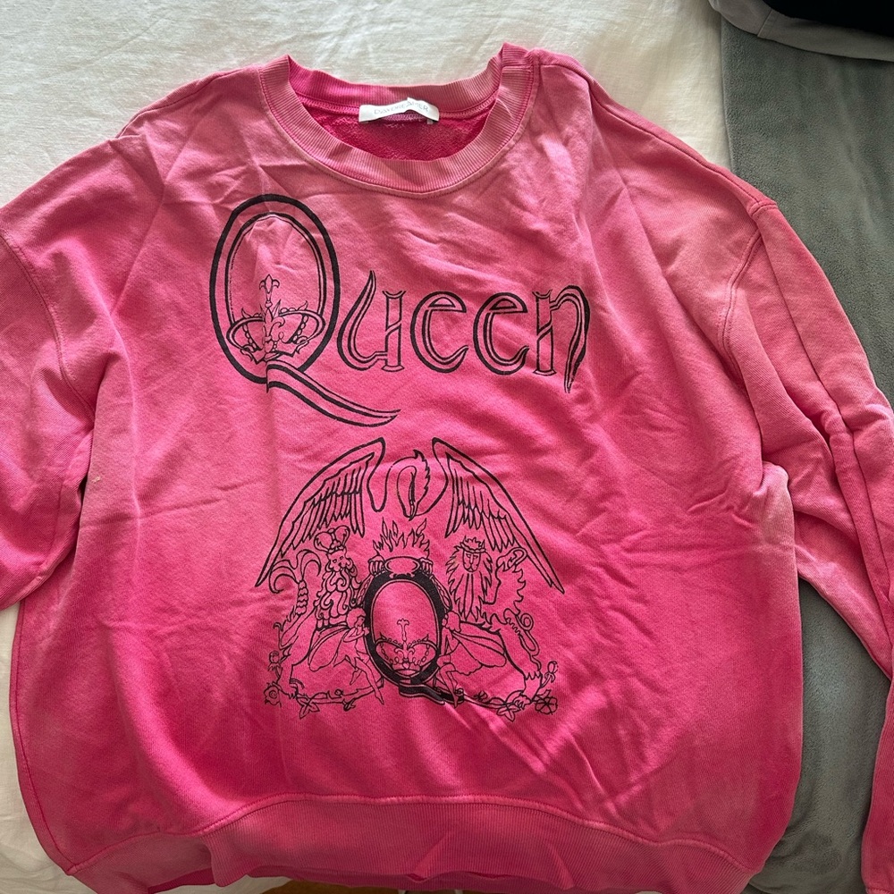Daydreamer Queen Crewneck